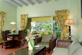Hotel All Seasons Resort