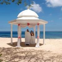 Hotel Almond Beach Village