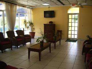 **royal Islander Hotel**