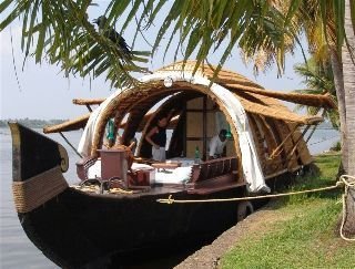 Hotel Coconut Lagoon