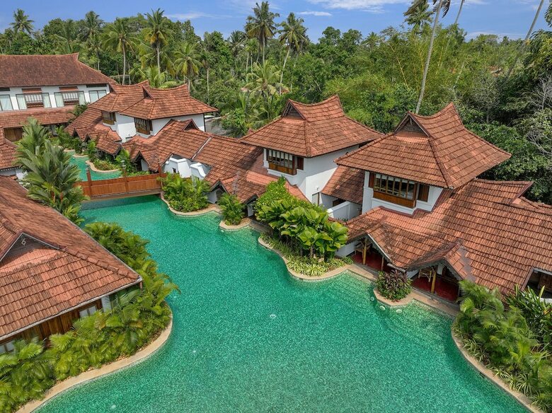 Hotel Kumarakom Lake Resort