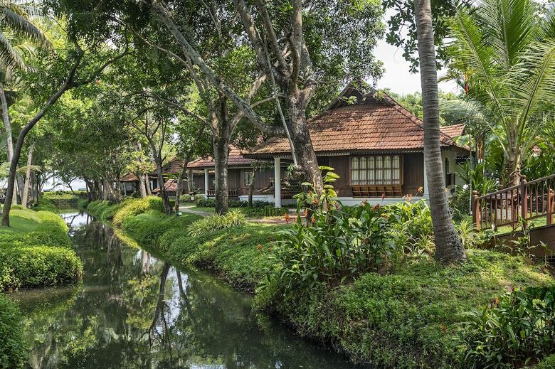 Hotel Kumarakom Lake Resort