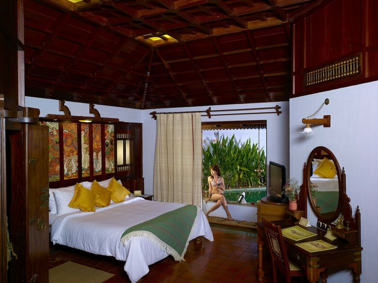 Hotel Kumarakom Lake Resort