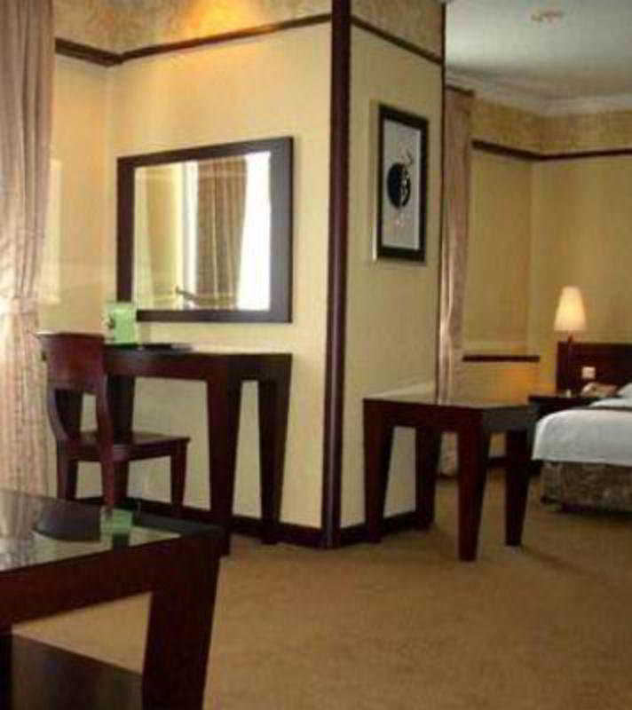 Hotel Golden Boutique - Angkasa