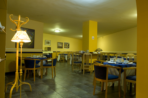 Hotel Monta�es