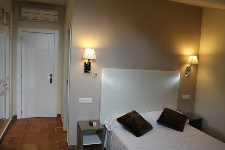 Hotel Leonor De Aquitania