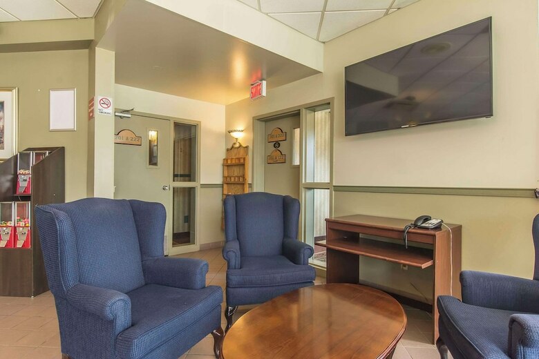 Hotel Quality Inn  Suites Brossard