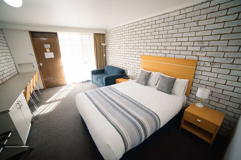 Hotel B.w Heritage Motor Inn