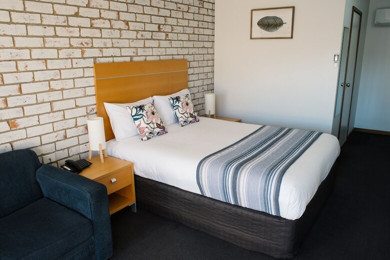 Hotel B.w Heritage Motor Inn