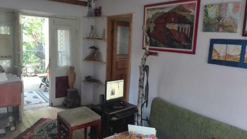 Hostal Guest House At Home