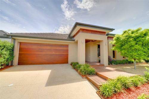 Newington Lakehouse