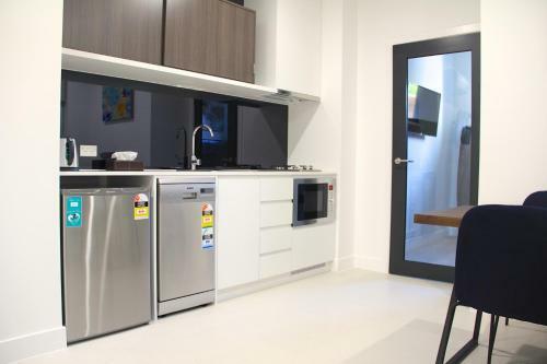 Whitehorse Apartments Hotel