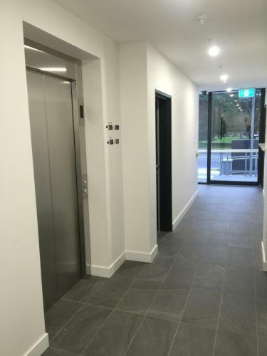 Whitehorse Apartments Hotel