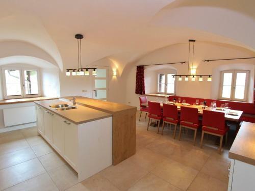 Traditional Holiday Home With Sauna In Niedernsill