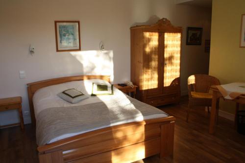 Hotel Logis Auberge De Saint Julien Aux Bois