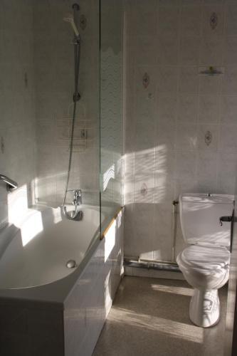 Hotel Logis Auberge De Saint Julien Aux Bois