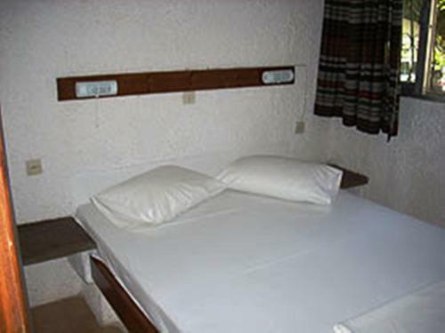 Alexandros Apartments