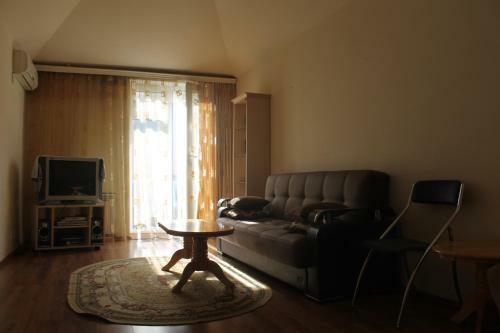 Apartment 11 At Fountains Square