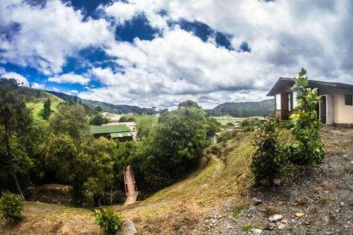 Hostal Caf� E Cabanas Lenha No Fogo