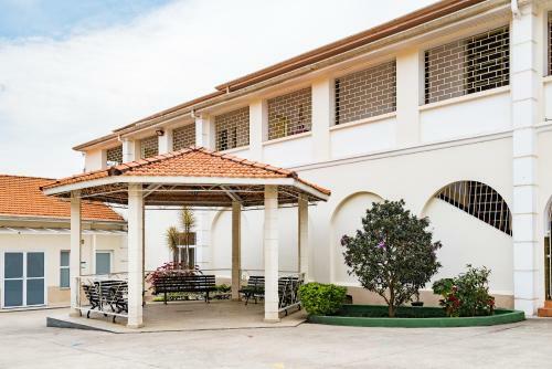 Hostal Centro De Forma��o Sagrada Fam�lia
