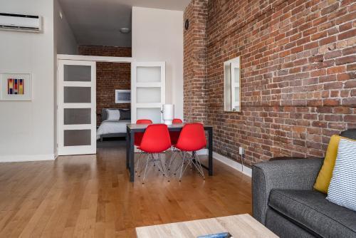 Apartment On Rue De La Visitation 201