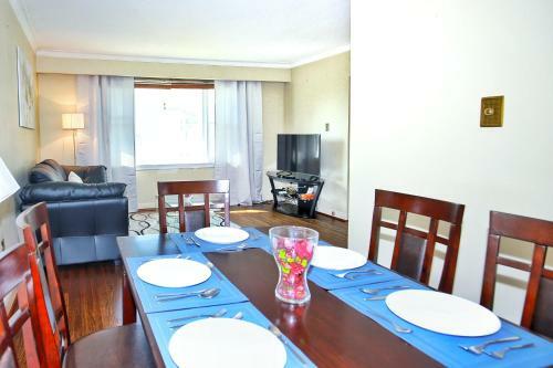 Hostal Comfort Yorkdale Residence