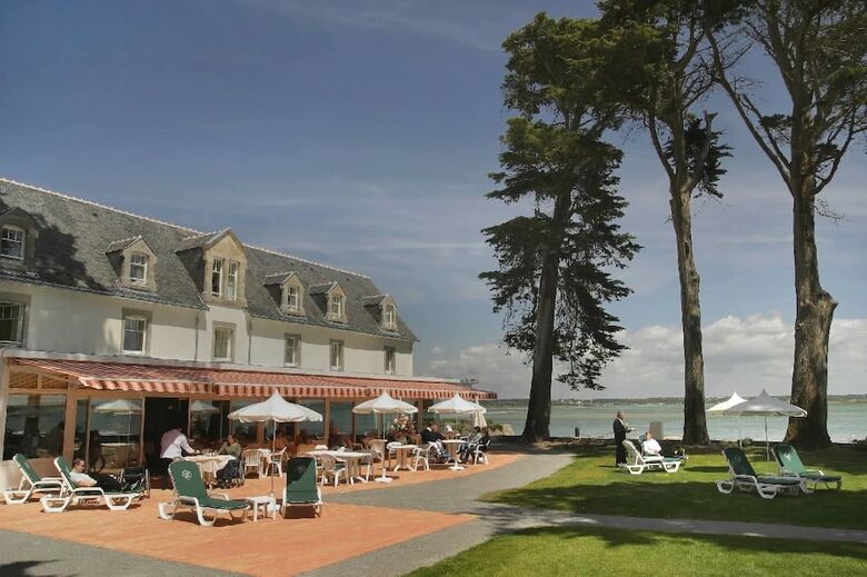Hotel Logis Pen Bron