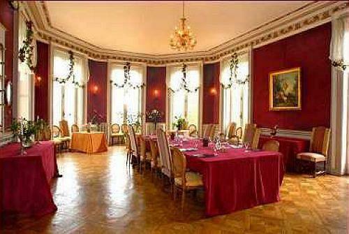 Hotel Chateau De L Aubriere