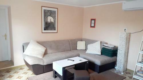 Two-bedroom Holiday Home In Nedescina I