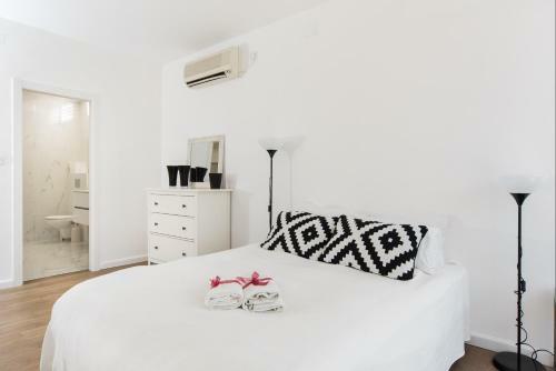 Sea N' Rent Hayarkon Sunny Beach Apartments