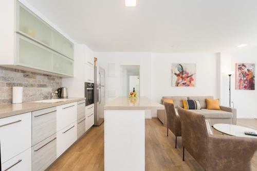 Sea N' Rent Hayarkon Sunny Beach Apartments