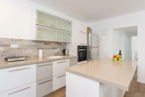 Sea N' Rent Hayarkon Sunny Beach Apartments