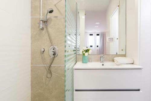 Sea N' Rent Hayarkon Sunny Beach Apartments