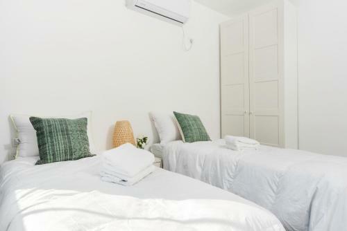 Sea N' Rent Hayarkon Sunny Beach Apartments