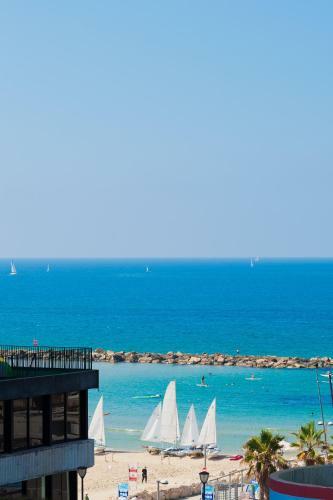Sea N' Rent Hayarkon Sunny Beach Apartments