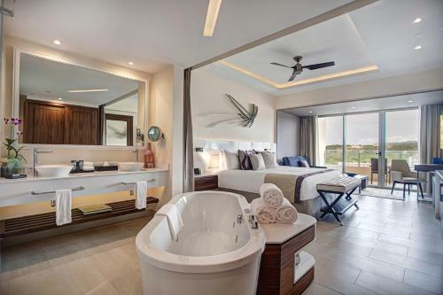 Hotel Royalton Negril Resort & Spa All Inclusive