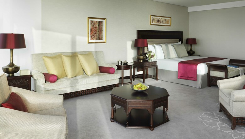 Bab Al Qasr Hotel