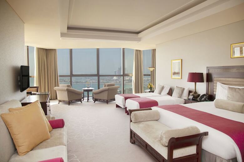 Bab Al Qasr Hotel