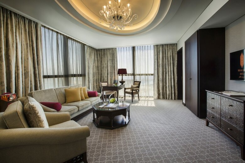 Bab Al Qasr Hotel