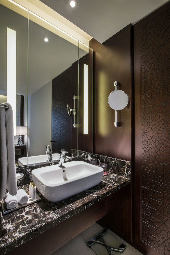 Bab Al Qasr Hotel