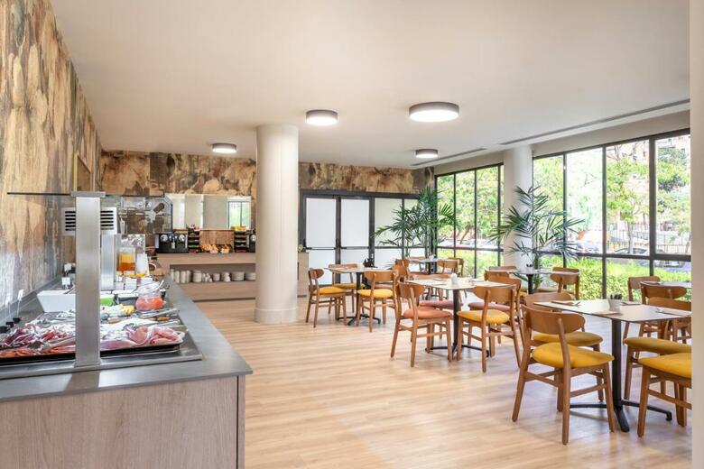 Hotel Acta Pir�mides
