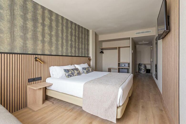 Hotel Acta Pir�mides