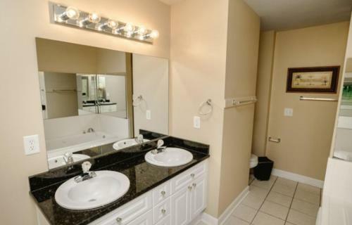 Bermuda Breeze C Holiday Home