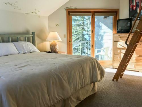 Apartamento East Vail Mountain & Waterfall View Condo