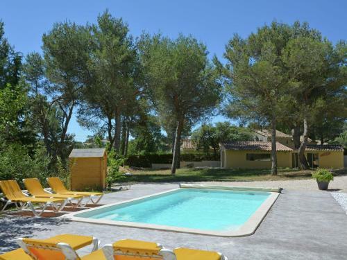 Lush Villa In Beaucaire With Swimming Pool