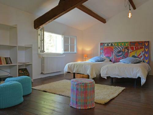 Lush Villa In Beaucaire With Swimming Pool