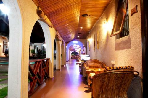 Hotel Mahogany Lodge
