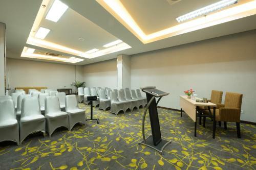 Hotel 88 Itc Fatmawati Jakarta
