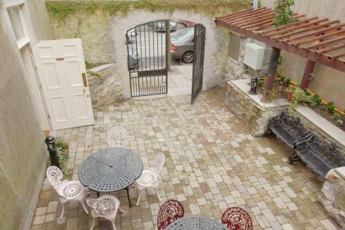 Bed & Breakfast Corrib House Guest Accommodation