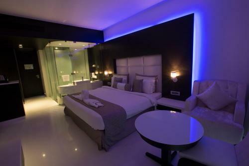 The E Hotel At Eskay Resorts
